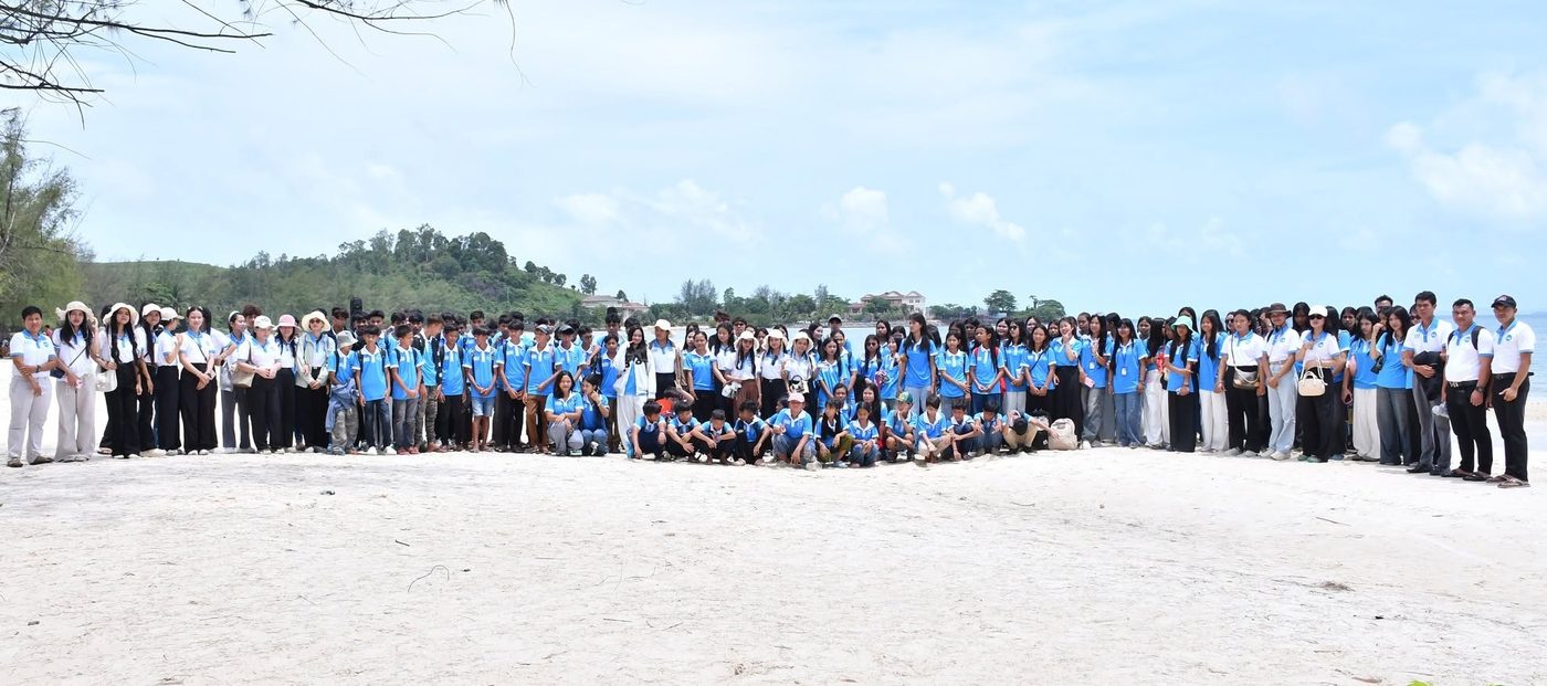 IIA Education students and teachers